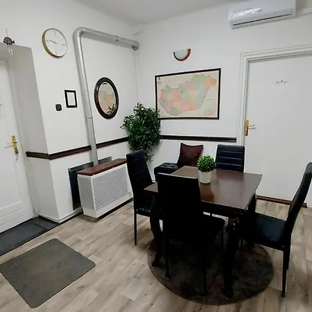 شقة Eye Center بودابست