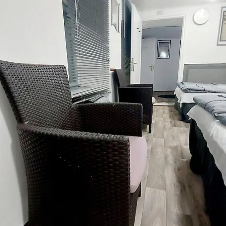 דירה Eye Center *